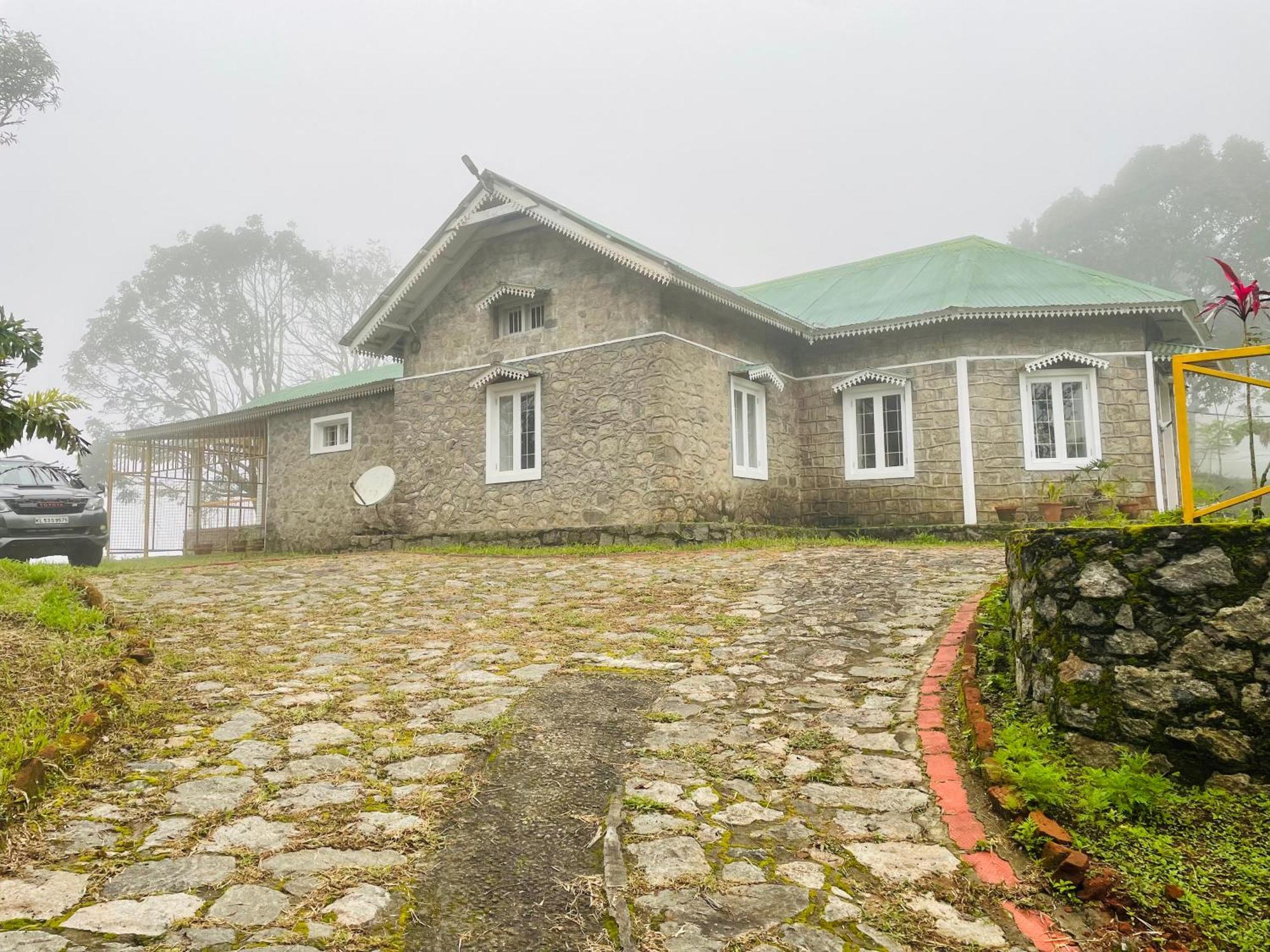 Thottom Stays Private Bungalow Мунар Екстериор снимка